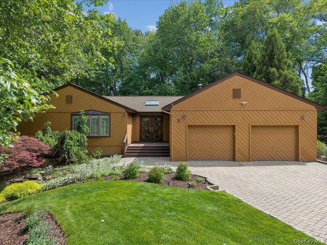 3 Rookery Circle, New City, NY 10956