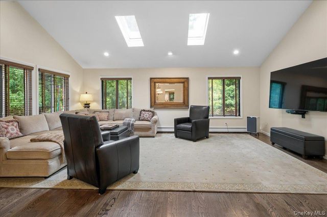 3 Rookery Circle, New City, NY 10956