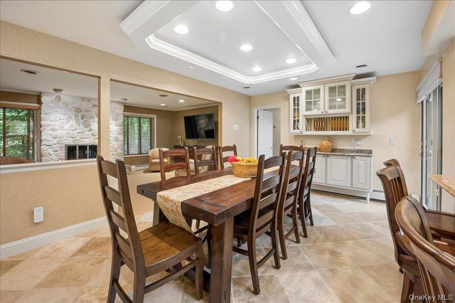 3 Rookery Circle, New City, NY 10956