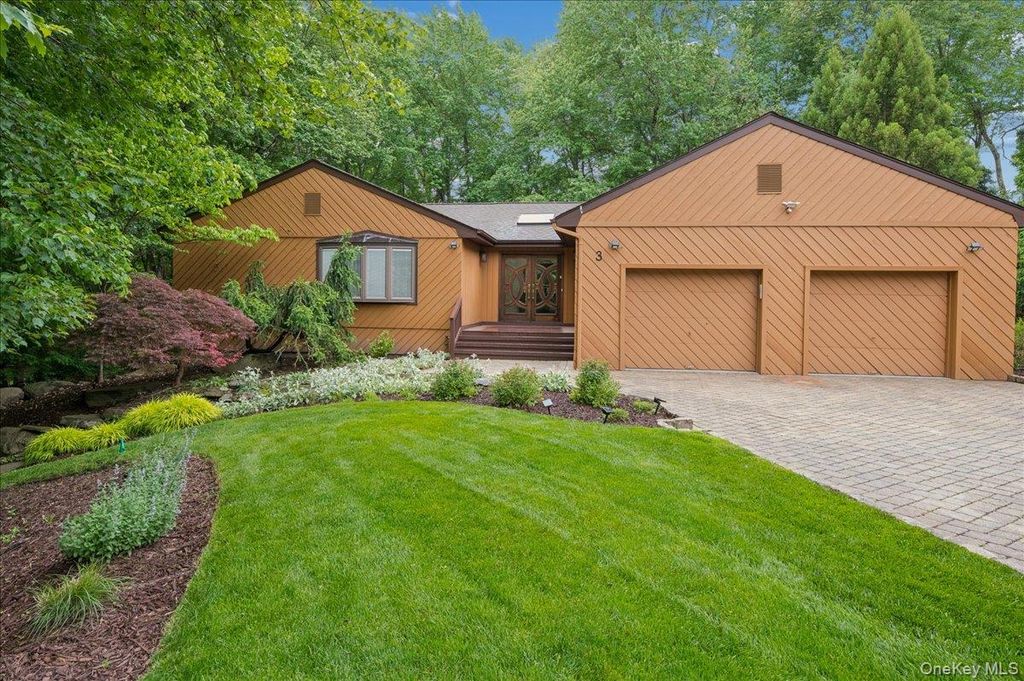 3 Rookery Circle, New City, NY 10956