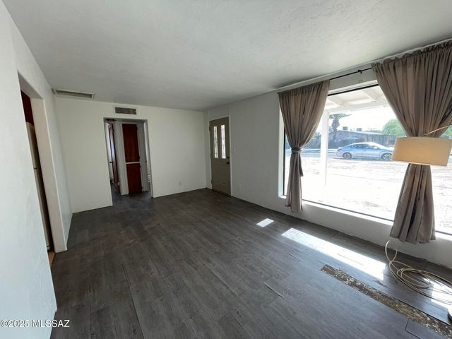 2731 N La Verne Avenue, Tucson, AZ 85712