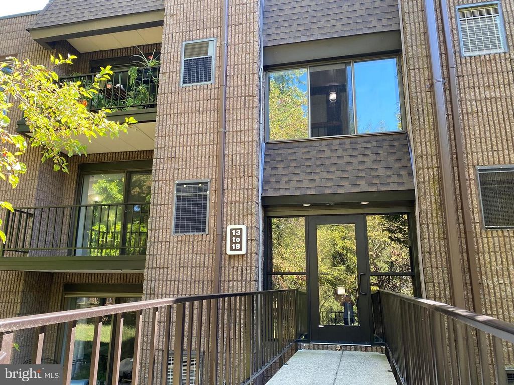 15 Oakridge Dr # 15, Langhorne, PA 19047
