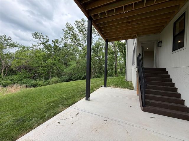 8989 Freedom Street, Lenexa, KS 66227