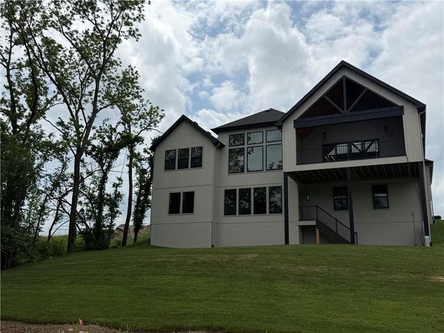8989 Freedom Street, Lenexa, KS 66227