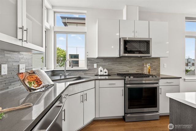 2615 NW 65th Street, Seattle, WA 98117