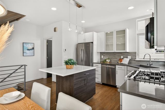 2615 NW 65th Street, Seattle, WA 98117