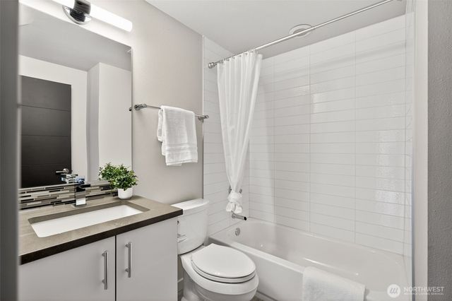 2615 NW 65th Street, Seattle, WA 98117