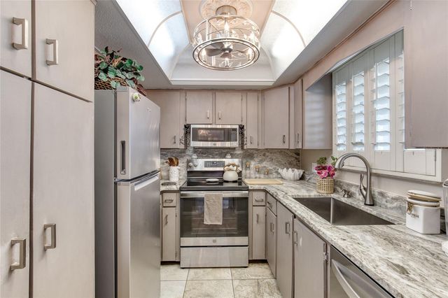 935 OCEAN SHORE BOULEVARD 4040, Ormond Beach, FL 32176