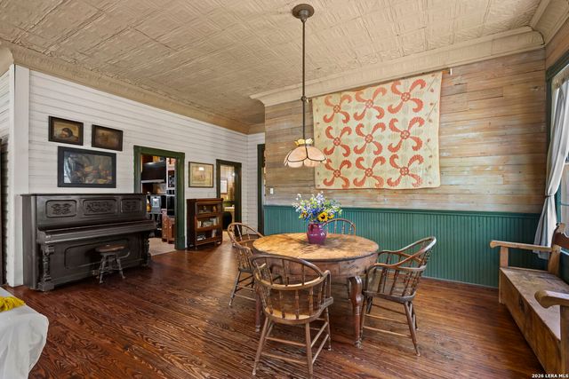 112 N. River Bend Road, Comfort, TX 78013