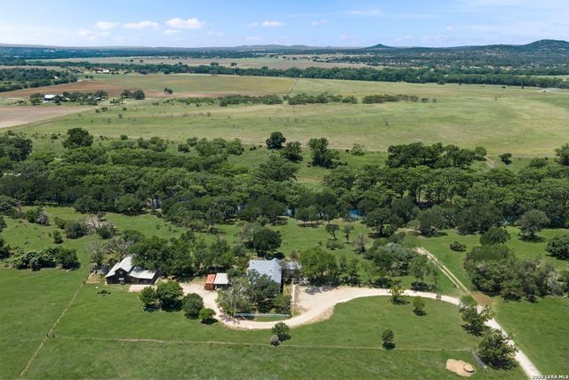 112 N. River Bend Road, Comfort, TX 78013
