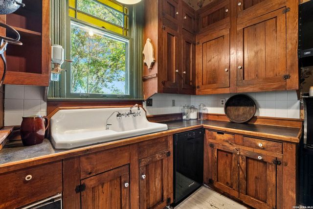 112 N. River Bend Road, Comfort, TX 78013