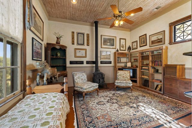 112 N. River Bend Road, Comfort, TX 78013