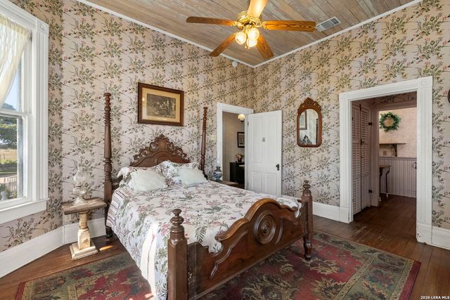 112 N. River Bend Road, Comfort, TX 78013