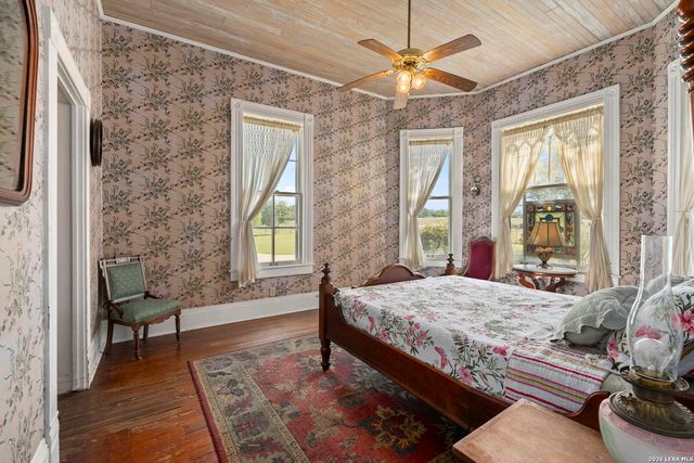 112 N. River Bend Road, Comfort, TX 78013