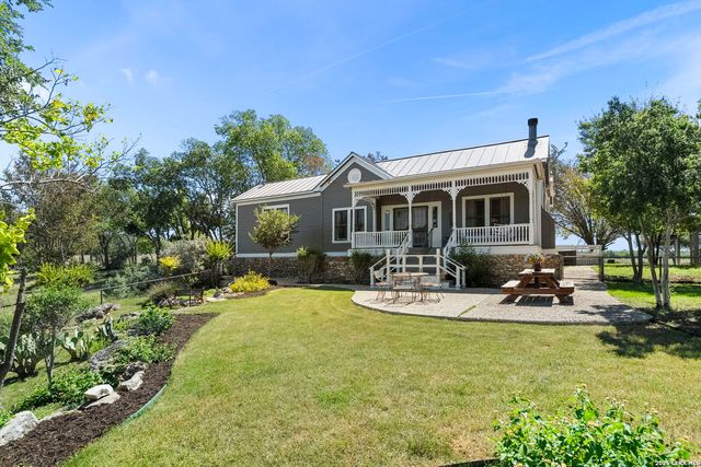 112 N. River Bend Road, Comfort, TX 78013