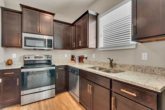 4004 Currant Ct, Spring Hill, TN 37174