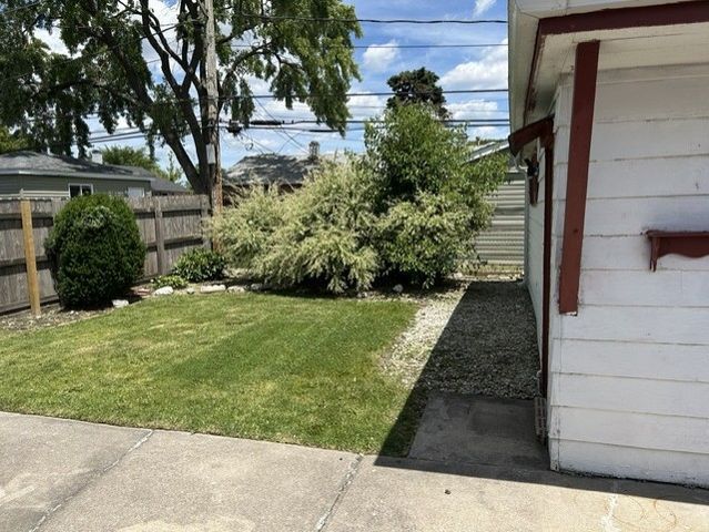 8855 S KOMENSKY Avenue, Hometown, IL 60456
