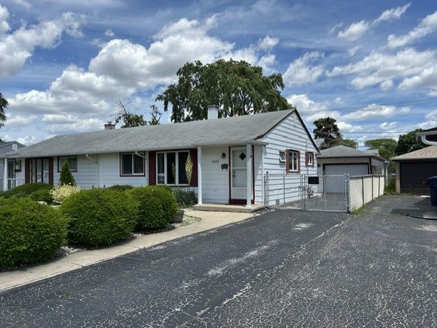 8855 S KOMENSKY Avenue, Hometown, IL 60456