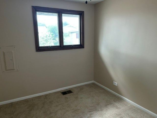 8855 S KOMENSKY Avenue, Hometown, IL 60456