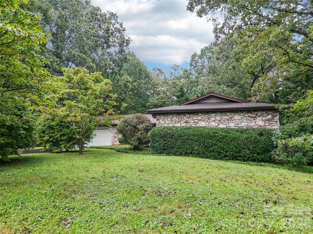 126 Brandon Road, Hendersonville, NC 28739