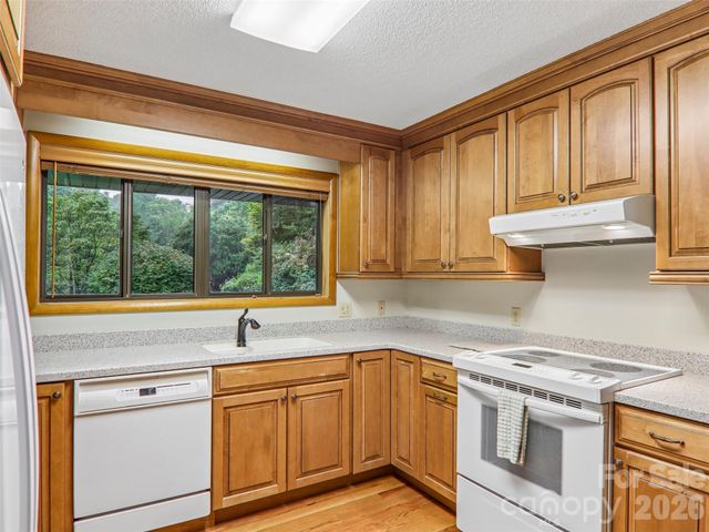 126 Brandon Road, Hendersonville, NC 28739