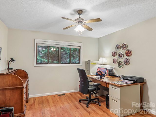 126 Brandon Road, Hendersonville, NC 28739