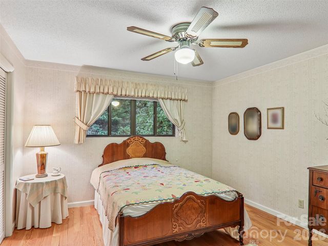 126 Brandon Road, Hendersonville, NC 28739
