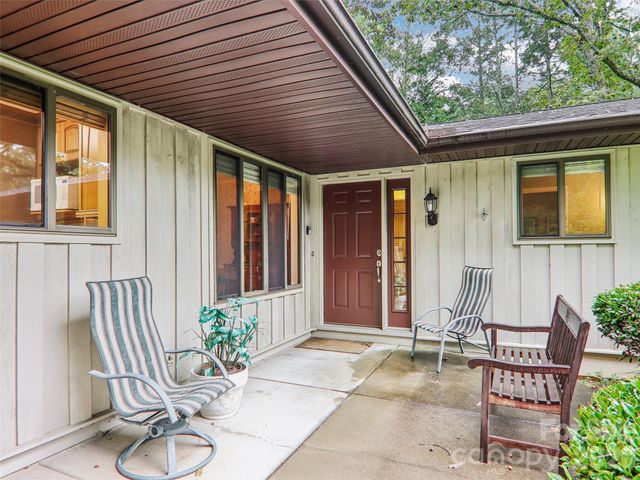 126 Brandon Road, Hendersonville, NC 28739