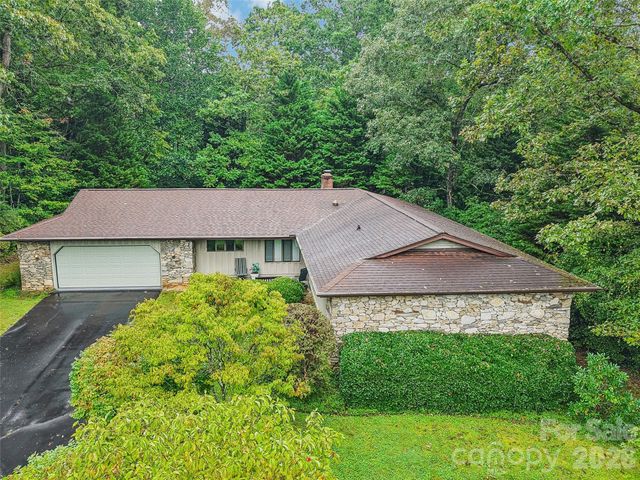 126 Brandon Road, Hendersonville, NC 28739