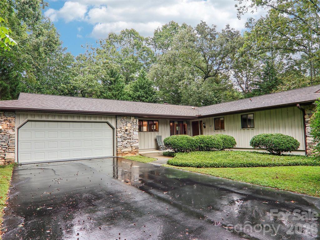 126 Brandon Road, Hendersonville, NC 28739