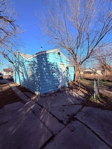 1723 E McFarland St, Wichita, KS 67219