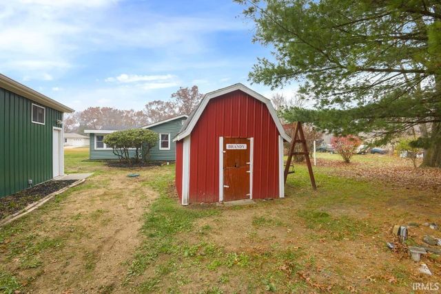 10266 Glenwood Avenue, Osceola, IN 46561