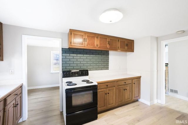 10266 Glenwood Avenue, Osceola, IN 46561