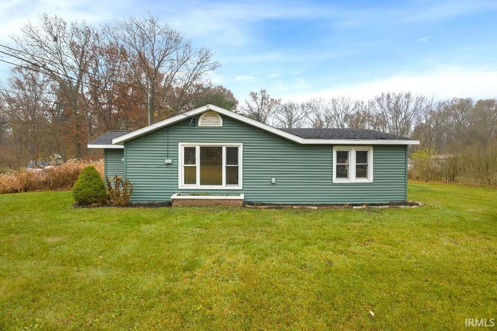 10266 Glenwood Avenue, Osceola, IN 46561