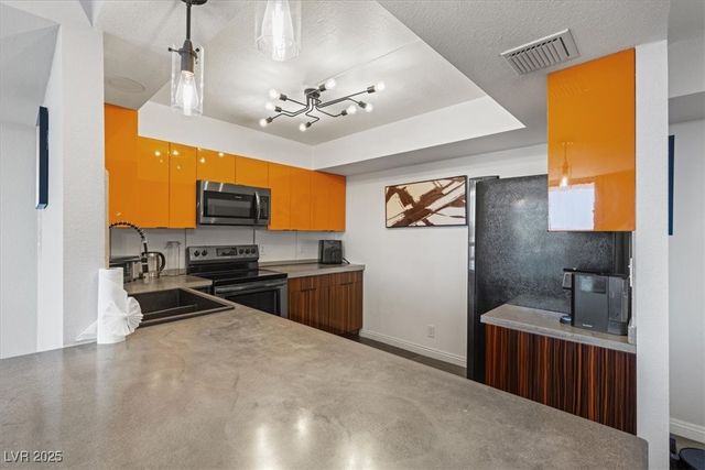 3930 University Center Drive 902, Las Vegas, NV 89119