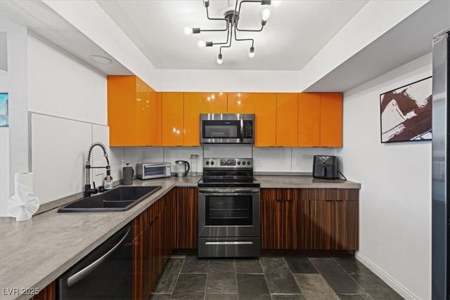 3930 University Center Drive 902, Las Vegas, NV 89119