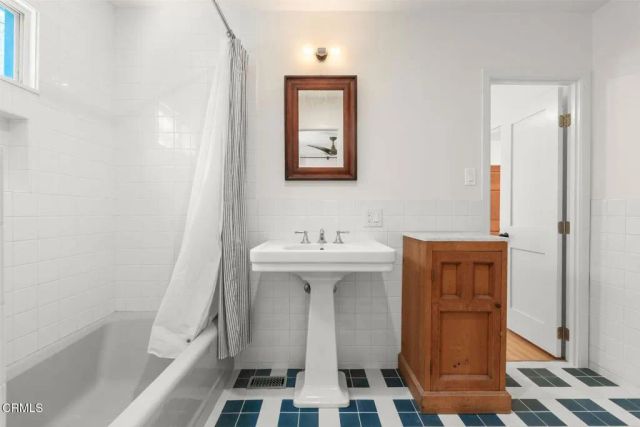 317 El Medio Street, Ventura, CA 93001