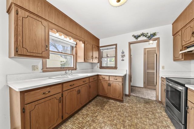 2336 116th STREET, Wauwatosa, WI 53226