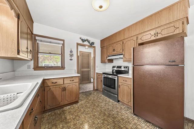 2336 116th STREET, Wauwatosa, WI 53226