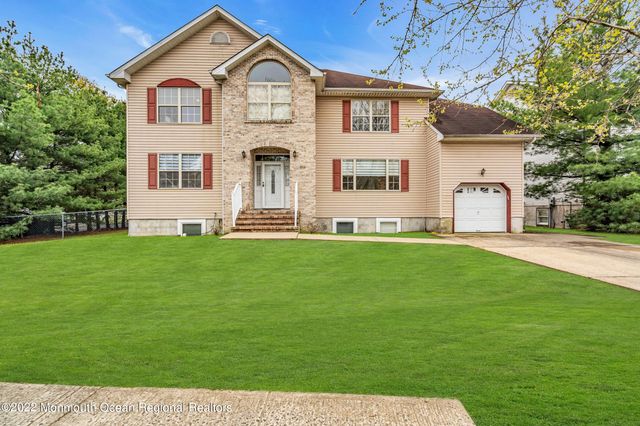 606 W Kennedy Boulevard, Lakewood, NJ 08701