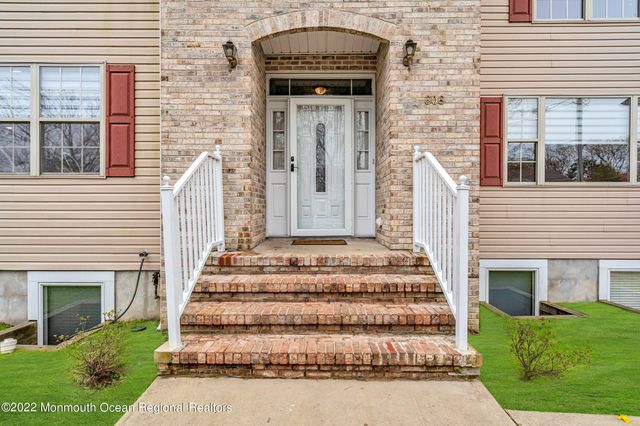 606 W Kennedy Boulevard, Lakewood, NJ 08701