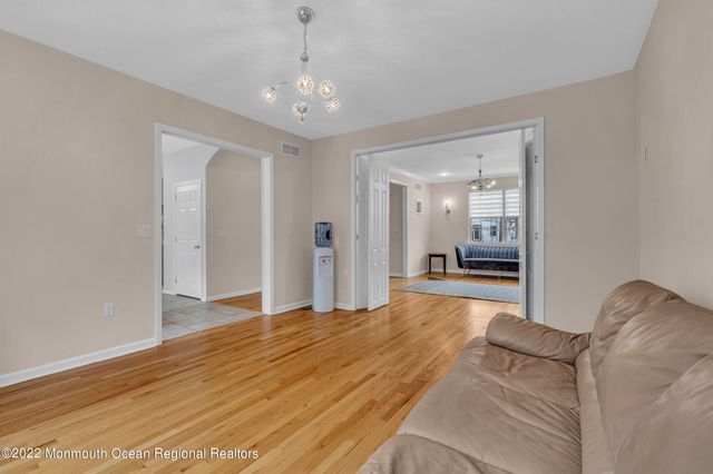 606 W Kennedy Boulevard, Lakewood, NJ 08701