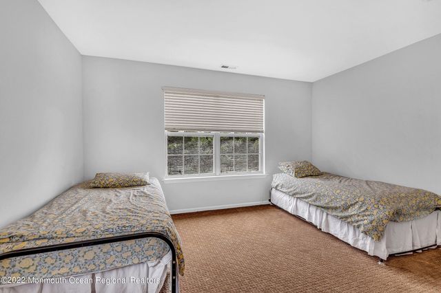 606 W Kennedy Boulevard, Lakewood, NJ 08701