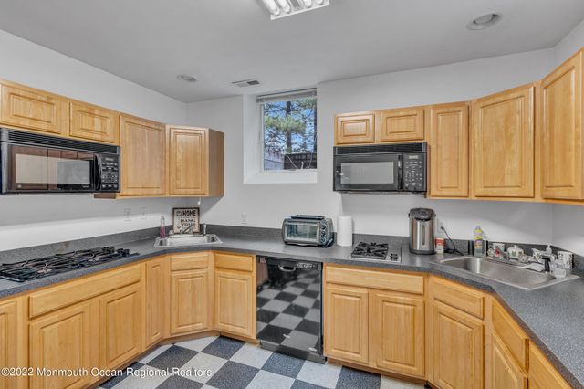 606 W Kennedy Boulevard, Lakewood, NJ 08701