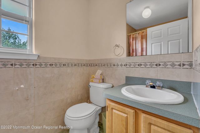 606 W Kennedy Boulevard, Lakewood, NJ 08701