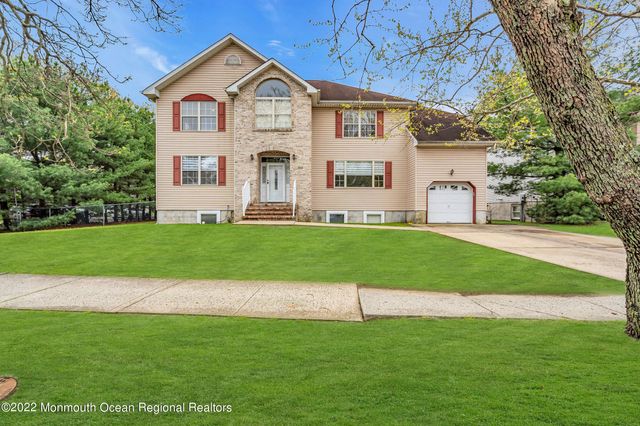 606 W Kennedy Boulevard, Lakewood, NJ 08701