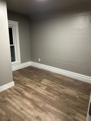 302 W Lincoln Avenue, Ionia, MI 48846