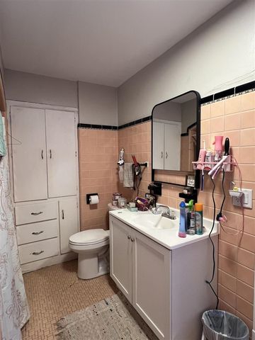 302 W Lincoln Avenue, Ionia, MI 48846