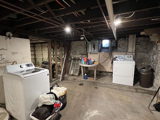 302 W Lincoln Avenue, Ionia, MI 48846