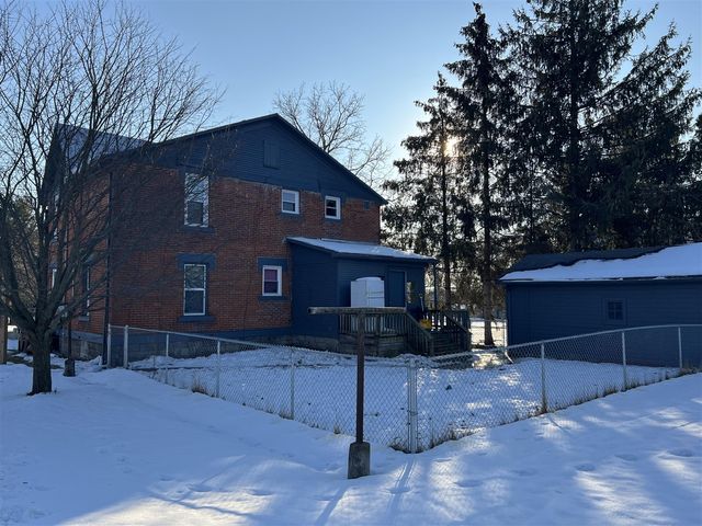 302 W Lincoln Avenue, Ionia, MI 48846